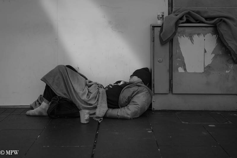 mike wheelton black and white, colour street photography Queen Street Auckland city

