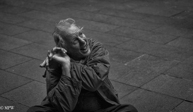mike wheelton black and white, colour street photography Queen Street Auckland city