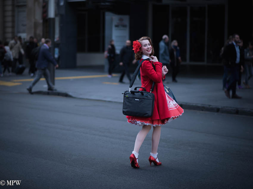 Mike Wheelton. The largest collection of colour, black and white street photography. Taken in and around Queen Street, Auckland city, New Zealand.