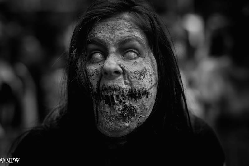 mike wheelton. The largest collection of colour, black and white street photography, in Queen Street, Auckland city, New Zealand.