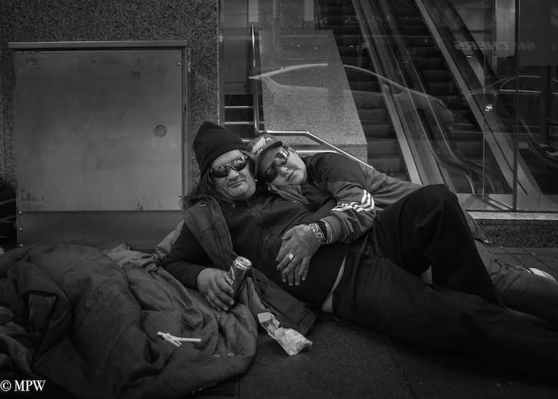 mike wheelton. The largest collection of colour, black and white street photography, in Queen Street, Auckland city, New Zealand.