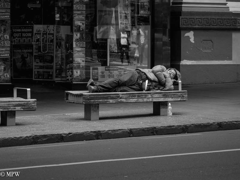 Mike Wheelton. The largest collection of colour, black and white street photography. Taken in and around Queen Street, Auckland city, New Zealand.