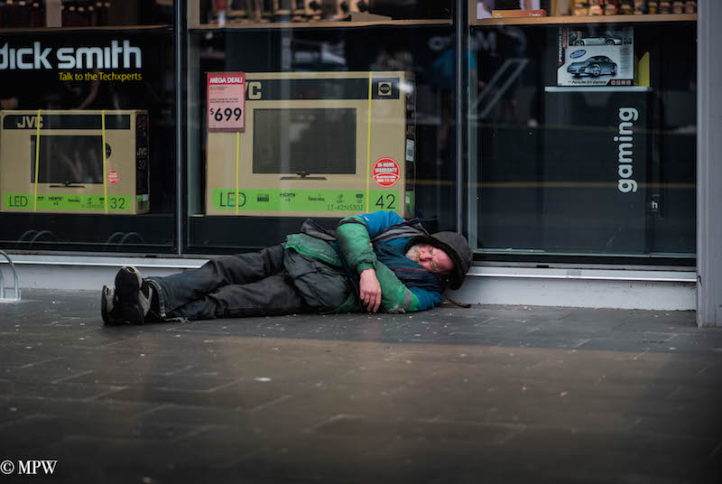 Mike Wheelton. The largest collection of colour, black and white street photography. Taken in and around Queen Street, Auckland city, New Zealand.