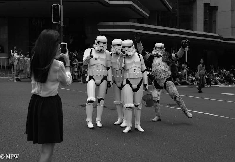 Mike Wheelton. The largest collection of colour, black and white street photography. Taken in and around Queen Street, Auckland city, New Zealand.