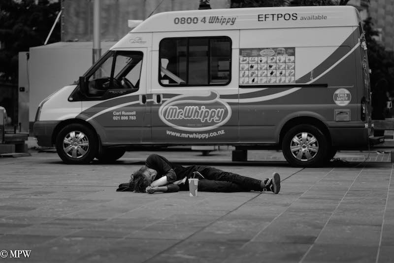 Mike Wheelton. The largest collection of colour, black and white street photography. Taken in and around Queen Street, Auckland city, New Zealand.