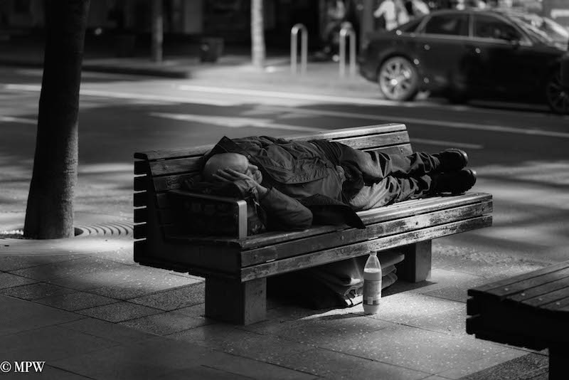 



Mike Wheelton. The largest collection of colour, black and white street photography. Taken in and around Queen Street, Auckland city, New Zealand.