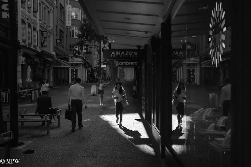 Mike Wheelton. The largest collection of colour, black and white street photography. Taken in and around Queen Street, Auckland city, New Zealand.