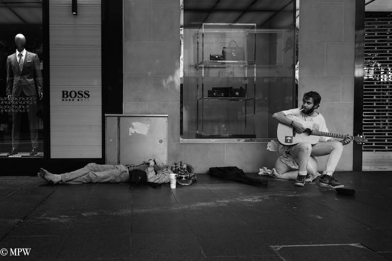 Mike Wheelton. The largest collection of colour, black and white street photography. Taken in and around Queen Street, Auckland city, New Zealand.