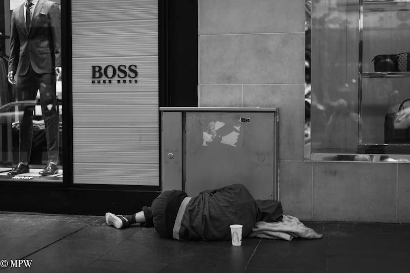 Mike Wheelton photo storyteller. The largest collection of colour, black and white street photography. Taken in and around Queen Street, Auckland city, New Zealand.