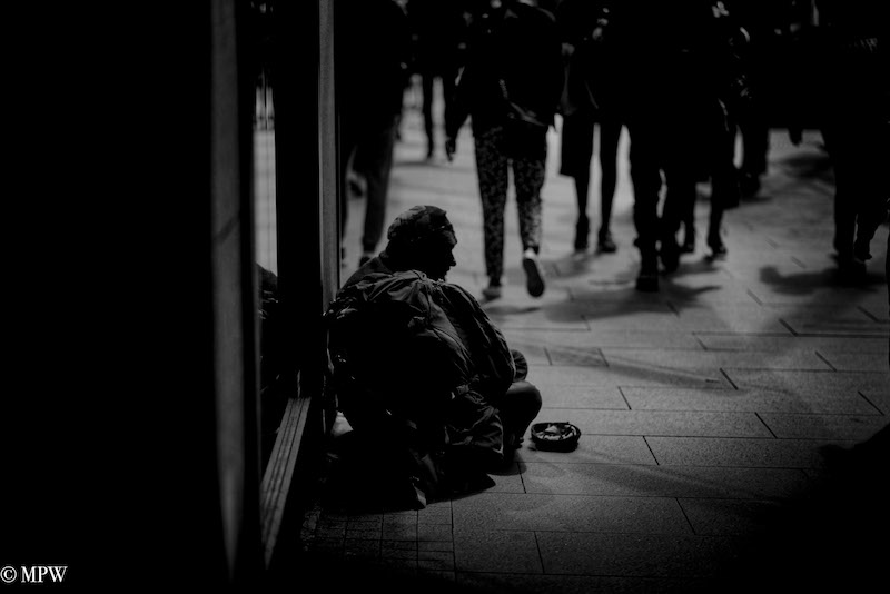 Mike Wheelton photo storyteller. The largest collection of colour, black and white street photography. Taken in and around Queen Street, Auckland city, New Zealand.