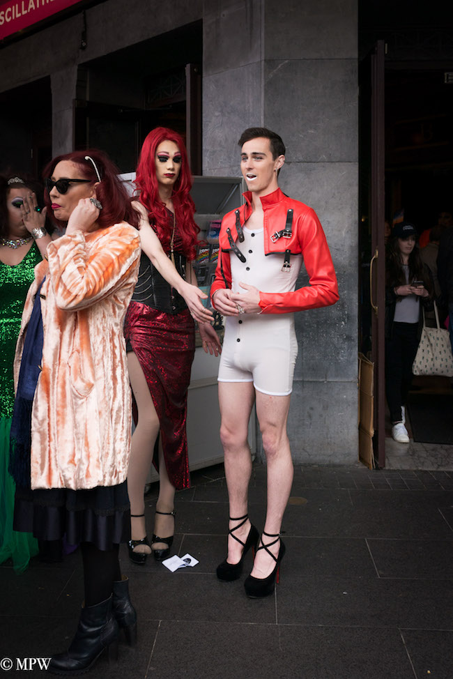 Mike Wheelton photo storyteller. The largest collection of colour, black and white street photography. Taken in and around Queen Street, Auckland city, New Zealand.