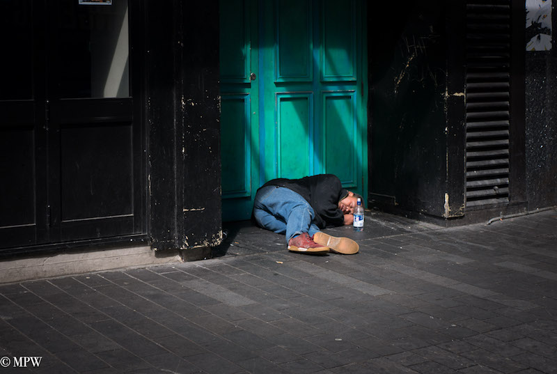 Mike Wheelton photo storyteller. The largest collection of colour, black and white street photography. Taken in and around Queen Street, Auckland city, New Zealand.