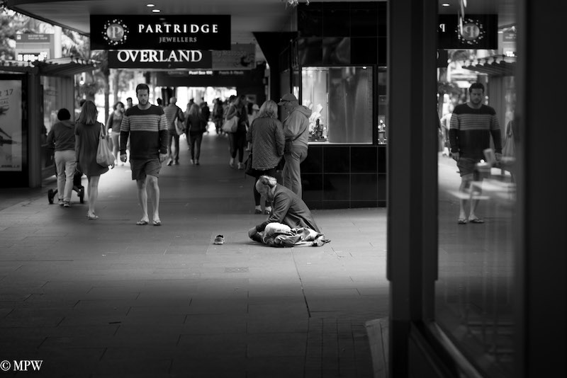 Mike Wheelton photo storyteller. The largest collection of colour, black and white street photography. Taken in and around Queen Street, Auckland city, New Zealand.