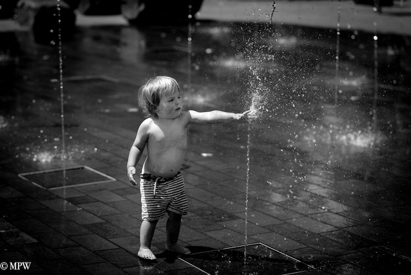 Mike Wheelton photo storyteller. The largest collection of colour, black and white street photography. Taken in and around Queen Street, Auckland city, New Zealand.