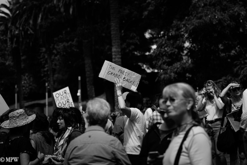 Mike Wheelton photo storyteller. The largest collection of colour, black and white street photography. Taken in and around Queen Street, Auckland city, New Zealand.
