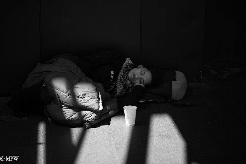 Mike Wheelton photo storyteller. The largest collection of colour, black and white street photography. Taken in and around Queen Street, Auckland city, New Zealand.