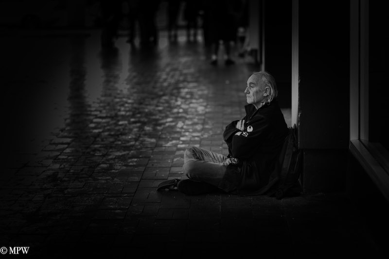 Mike Wheelton photo storyteller. The largest collection of colour, black and white street photography. Taken in and around Queen Street, Auckland city, New Zealand.
