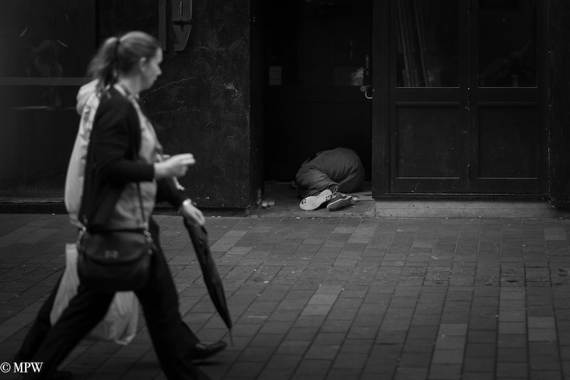 Mike Wheelton street photographer. The largest collection of colour, black and white street photography. Taken in and around Queen Street, Auckland city, New Zealand.