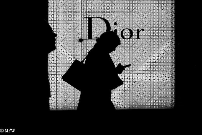 Mike Wheelton street photographer. The largest collection of colour, black and white street photography. Taken in and around Queen Street, Auckland city, New Zealand.