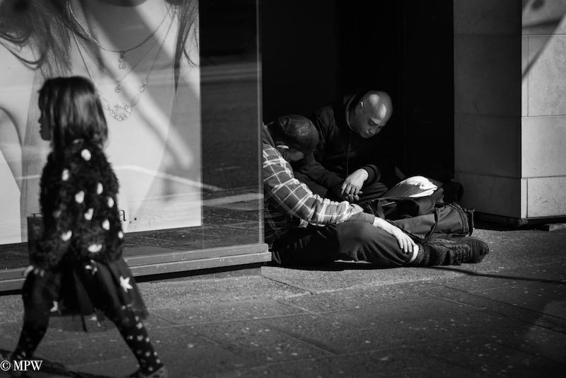 Mike Wheelton street photographer. Colour and black and white. Queen Street, Auckland city, New Zealand.