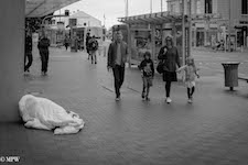 mike wheelton black and white, colour street photography Queen Street Auckland city
