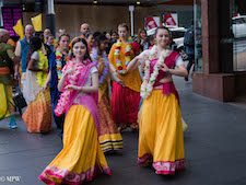 mike wheelton black and white, colour street photography Queen Street Auckland city