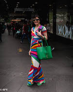 Mike Wheelton. The largest collection of colour, black and white street photography. Taken in and around Queen Street, Auckland city, New Zealand.