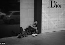 Mike Wheelton. The largest collection of colour, black and white street photography. Taken in and around Queen Street, Auckland city, New Zealand.