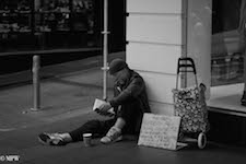 Mike Wheelton. The largest collection of colour, black and white street photography. Taken in and around Queen Street, Auckland city, New Zealand.
