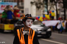 Mike Wheelton. The largest collection of colour, black and white street photography. Taken in and around Queen Street, Auckland city, New Zealand.