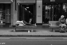 Mike Wheelton. The largest collection of colour, black and white street photography. Taken in and around Queen Street, Auckland city, New Zealand.