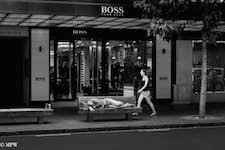 Mike Wheelton photo storyteller. The largest collection of colour, black and white street photography. Taken in and around Queen Street, Auckland city, New Zealand.