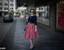 Mike Wheelton photo storyteller. The largest collection of colour, black and white street photography. Taken in and around Queen Street, Auckland city, New Zealand.