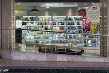 Mike Wheelton photo storyteller. The largest collection of colour, black and white street photography. Taken in and around Queen Street, Auckland city, New Zealand.