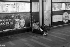 Mike Wheelton photo storyteller. The largest collection of colour, black and white street photography. Taken in and around Queen Street, Auckland city, New Zealand.