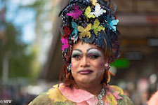 Mike Wheelton photo storyteller. The largest collection of colour, black and white street photography. Taken in and around Queen Street, Auckland city, New Zealand.