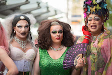 Mike Wheelton photo storyteller. The largest collection of colour, black and white street photography. Taken in and around Queen Street, Auckland city, New Zealand.