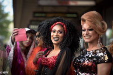 Mike Wheelton photo storyteller. The largest collection of colour, black and white street photography. Taken in and around Queen Street, Auckland city, New Zealand.