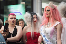 Mike Wheelton photo storyteller. The largest collection of colour, black and white street photography. Taken in and around Queen Street, Auckland city, New Zealand.