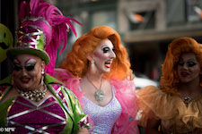 Mike Wheelton photo storyteller. The largest collection of colour, black and white street photography. Taken in and around Queen Street, Auckland city, New Zealand.