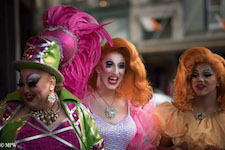 Mike Wheelton photo storyteller. The largest collection of colour, black and white street photography. Taken in and around Queen Street, Auckland city, New Zealand.