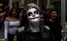 Mike Wheelton photo storyteller. The largest collection of colour, black and white street photography. Taken in and around Queen Street, Auckland city, New Zealand.
