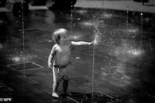 Mike Wheelton photo storyteller. The largest collection of colour, black and white street photography. Taken in and around Queen Street, Auckland city, New Zealand.